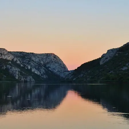 Fjaka - Kuca Za Odmor - Np Krka Semesterbostad Drniš