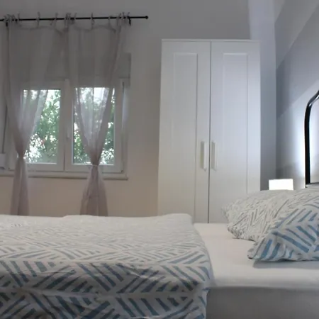 Semesterbostad Fjaka - Kuca Za Odmor - Np Krka *