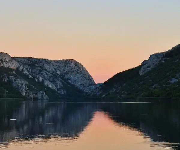 Fjaka - Kuca Za Odmor - Np Krka Feriehus Drniš